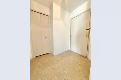 2203 S Huron Parkway S #4, Ann Arbor, MI 48104 - Photo 3