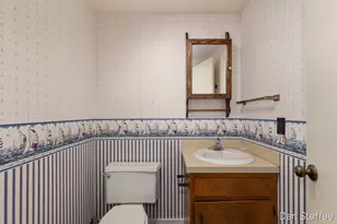 2121 Dewberry Dr NE, Grand Rapids, MI 49505 - Photo 15