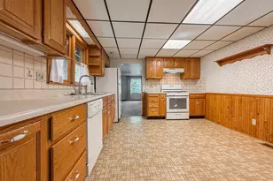 624 Helena St, Dowagiac, MI 49047 - Photo 3