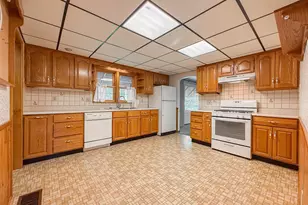 624 Helena St, Dowagiac, MI 49047 - Photo 5