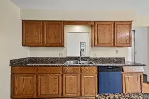 22276 Sheffield Ct, Farmington Hills, MI 48335 - Photo 15