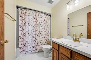 22276 Sheffield Ct, Farmington Hills, MI 48335 - Photo 27