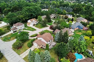 22276 Sheffield Ct, Farmington Hills, MI 48335 - Photo 5