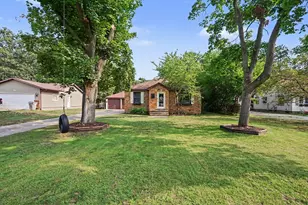 912 Wendover Blvd, Norton Shores, MI 49441 - Photo 19