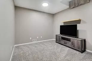 5975 Redstone Ct, Ann Arbor, MI 48103 - Photo 43