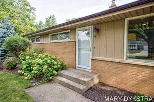 585 Huizenga Ave, Zeeland, MI 49464 - Photo 11