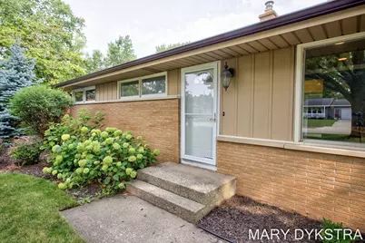 585 Huizenga Avenue, Zeeland, MI 49464 - Photo 11