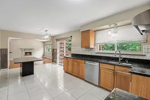6021 Fairbrook Dr, West Bloomfield, MI 48322 - Photo 11