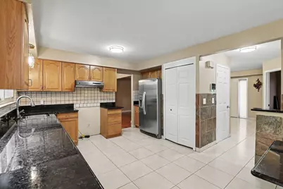 6021 Fairbrook Drive, West Bloomfield, MI 48322 - Photo 9