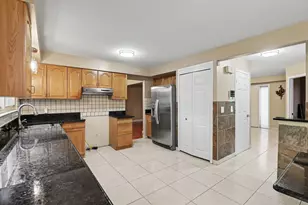 6021 Fairbrook Dr, West Bloomfield, MI 48322 - Photo 9