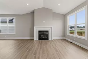 10124 Strawberry Ln, Zeeland, MI 49464 - Photo 7