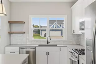 10124 Strawberry Ln, Zeeland, MI 49464 - Photo 11
