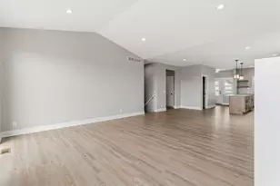10124 Strawberry Ln, Zeeland, MI 49464 - Photo 9