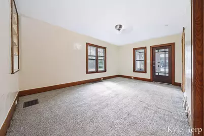 837 E Marshall Street, Hastings, MI 49058 - Photo 9
