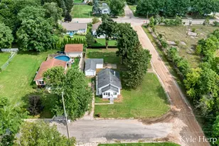 837 E Marshall St, Hastings, MI 49058 - Photo 27