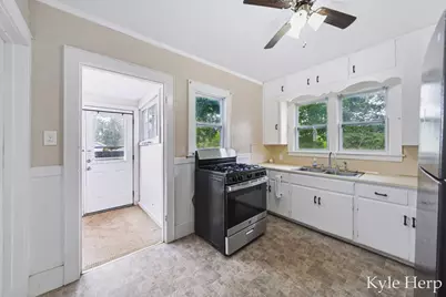837 E Marshall Street, Hastings, MI 49058 - Photo 13