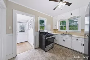 837 E Marshall St, Hastings, MI 49058 - Photo 13