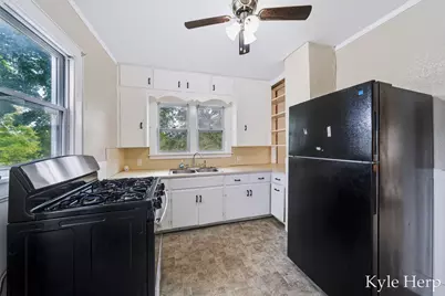 837 E Marshall Street, Hastings, MI 49058 - Photo 15