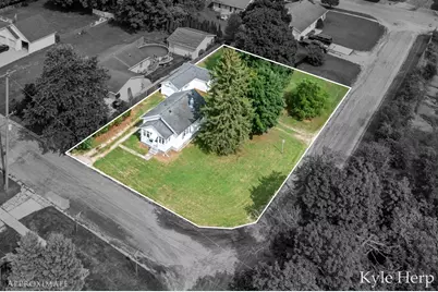 837 E Marshall Street, Hastings, MI 49058 - Photo 5