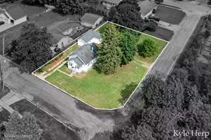 837 E Marshall St, Hastings, MI 49058 - Photo 5