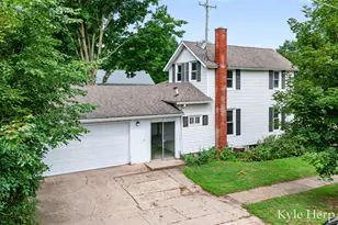 204 W South St, Hastings, MI 49058 - Photo 1