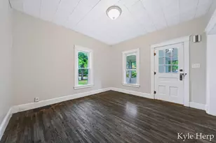 204 W South St, Hastings, MI 49058 - Photo 7