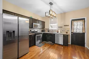 909 Crescent Dr, Monroe, MI 48162 - Photo 9