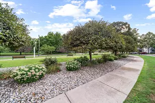 909 Crescent Dr, Monroe, MI 48162 - Photo 43