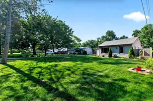 36852 Chase St, Romulus, MI 48174 - Photo 3