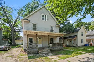 106 Stewart St SW, Grand Rapids, MI 49507 - Photo 1