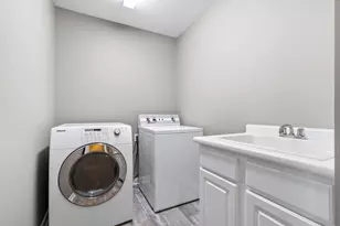 8514 Hathaway Rd, Kalamazoo, MI 49009 - Photo 21