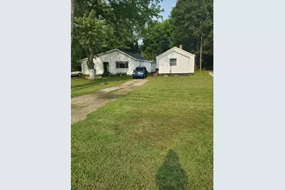 431 N Crystal Avenue, Benton Harbor, MI 49022 - Photo 1