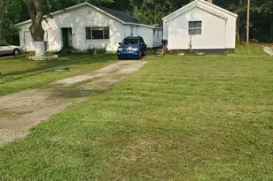 431 N Crystal Ave, Benton Harbor, MI 49022 - Photo 1