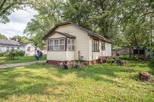 326 43rd St SE, Kentwood, MI 49548 - Photo 1