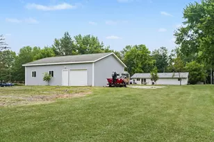 441 Moccasin St, Buchanan, MI 49107 - Photo 37