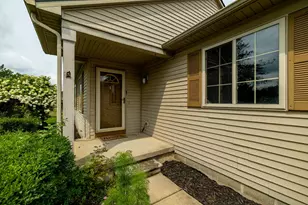 8949 Sunflower Dr, Whitmore Lake, MI 48189 - Photo 3