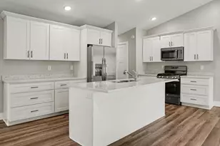 1367 S Village Cir, Kalamazoo, MI 49009 - Photo 3