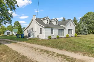 10681 Fillmore St, Zeeland, MI 49464 - Photo 3