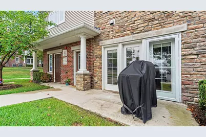 5527 Arbor Chase Drive, Ann Arbor, MI 48103 - Photo 3