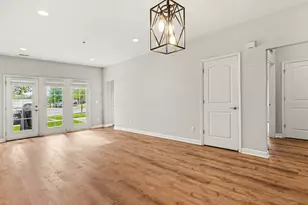 5527 Arbor Chase Dr, Ann Arbor, MI 48103 - Photo 7