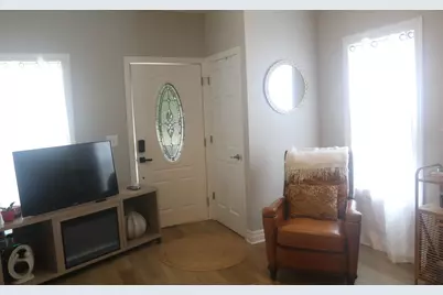 637 Leonard Street NE, Grand Rapids, MI 49503 - Photo 3