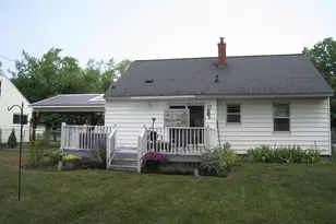 1049 W Summit Ave, Muskegon, MI 49441 - Photo 23