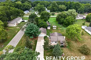125 E Jefferson St, Newaygo, MI 49337 - Photo 3