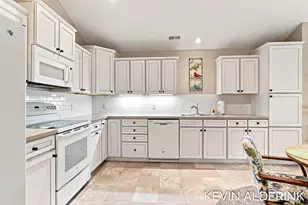 1229 Waterwalk Dr, Holland, MI 49423 - Photo 29