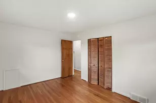 2004 Suffolk Ave, Ann Arbor, MI 48103 - Photo 13