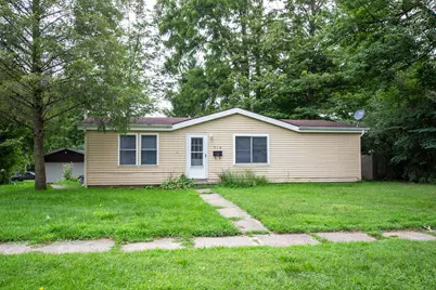 318 S East Street, Cassopolis, MI 49031 - Photo 1
