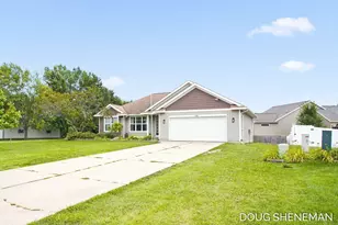 11356 Greenly St, Holland, MI 49424 - Photo 3