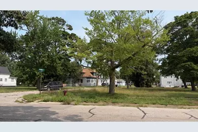 388 Jackson Avenue, Muskegon, MI 49442 - Photo 1