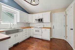 8165 Black Forest Dr, Portage, MI 49002 - Photo 5