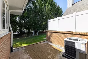 35075 Hillside Dr, Farmington, MI 48335 - Photo 33